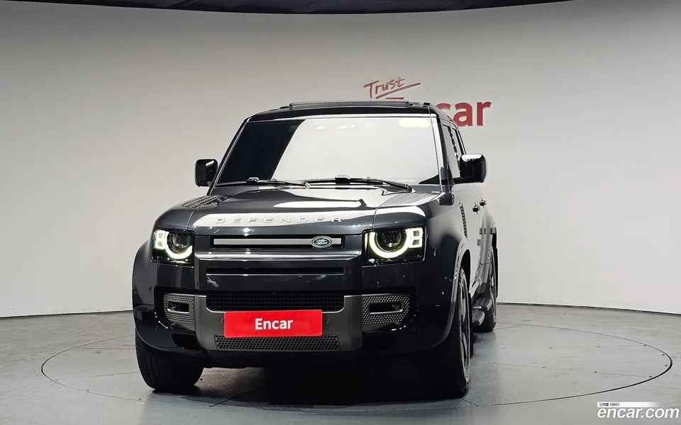 Land Rover Defender 110 D300 X- HSE 2024 — миниатюра 3