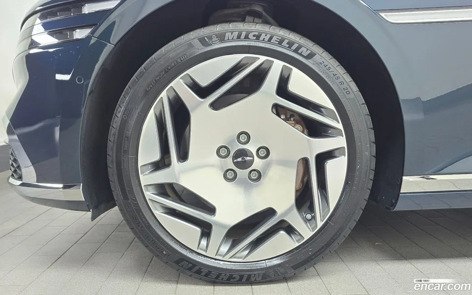 Genesis G90 3.5 e-S/C AWD LWB 2022 — миниатюра 2
