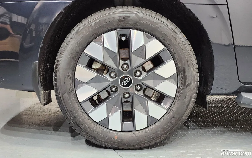 Hyundai Staria L3.5 9 2023 — миниатюра 5