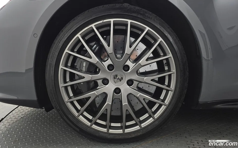 Porsche Panamera (976) 4.0 S E- 2025 — миниатюра 2