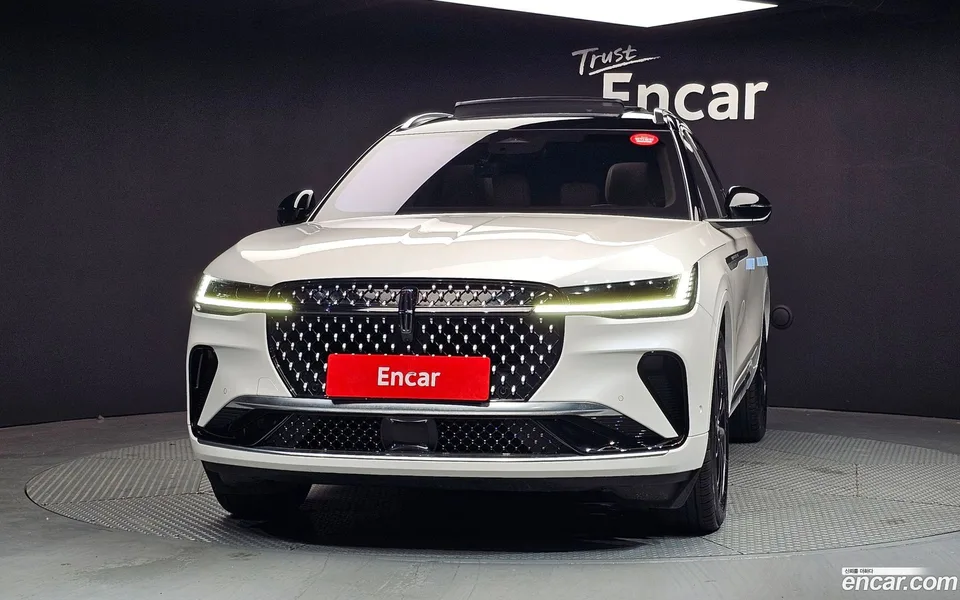 Lincoln Nautilus 2.0 AWD 2024 — миниатюра 3