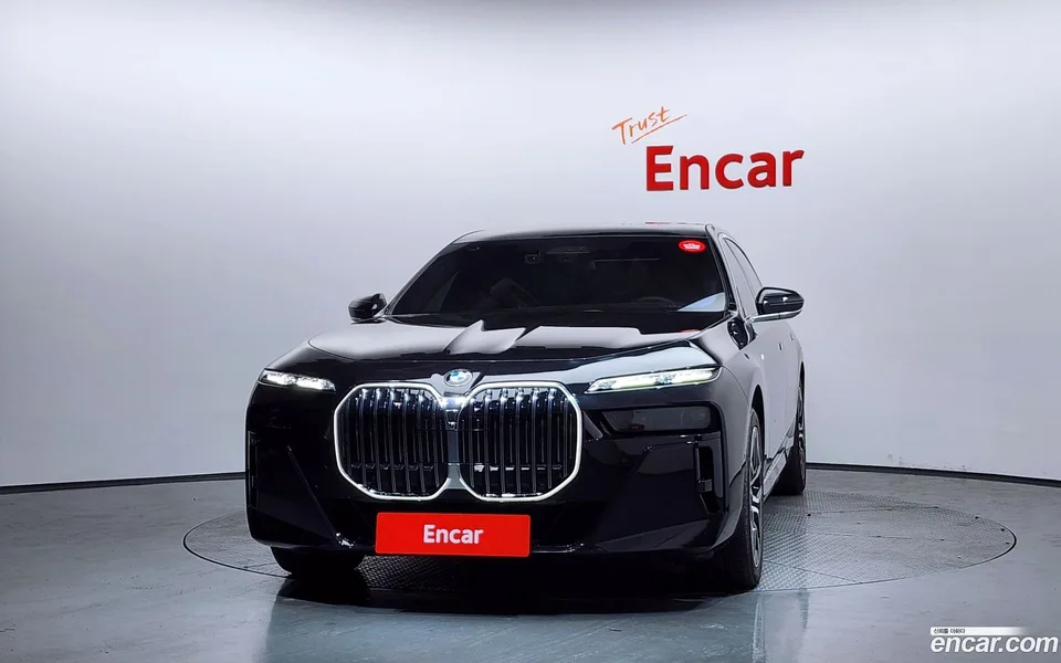 BMW 7 Series 740d xDrive M 2024 — миниатюра 3