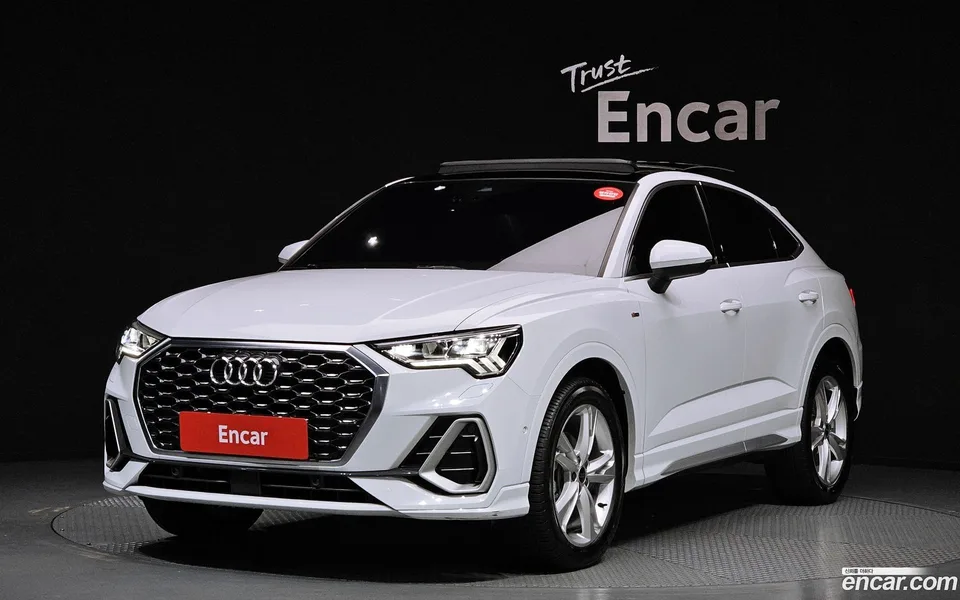 Audi Q3 35 TDI 2023 — фото 1, купить с доставкой в Москву