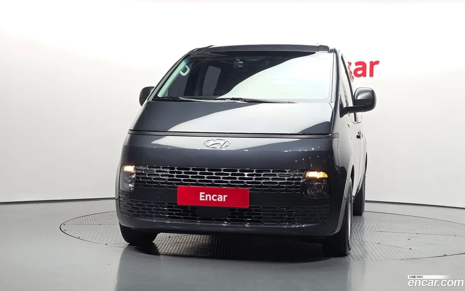 Hyundai Staria 5 2023 — миниатюра 3