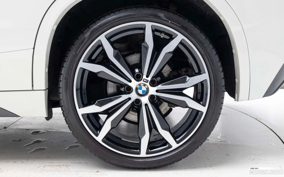 BMW X2 xDrive20i M 2023 — миниатюра 2