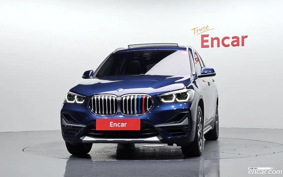 BMW X1 xDrive 20i xLine 2022 — миниатюра 3