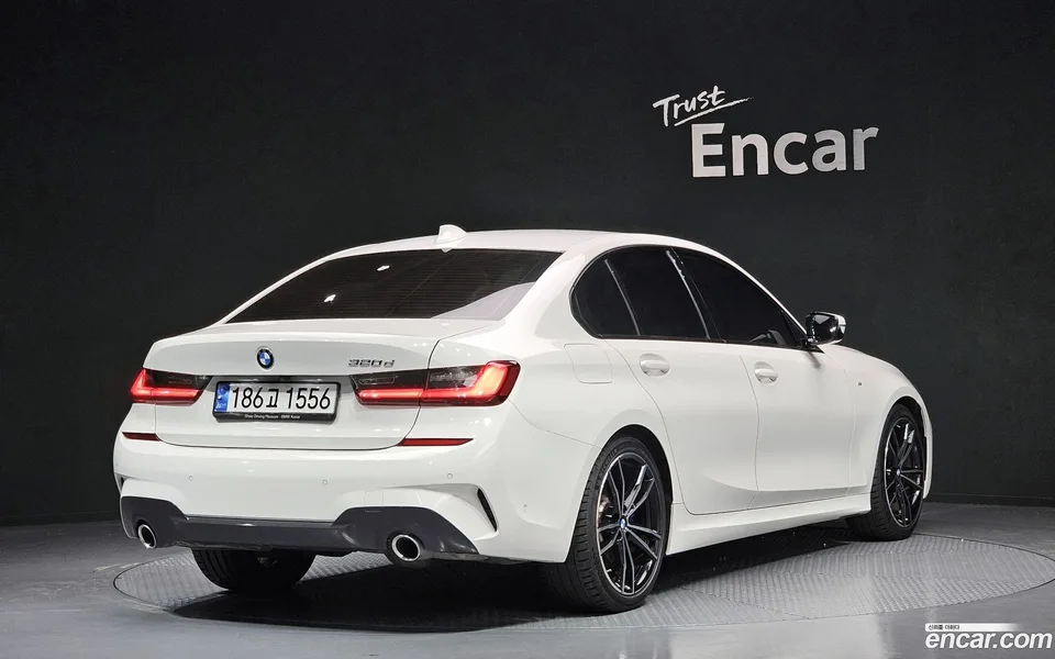 BMW 3 Series 320d M 2022 — фото 1, купить с доставкой в Москву