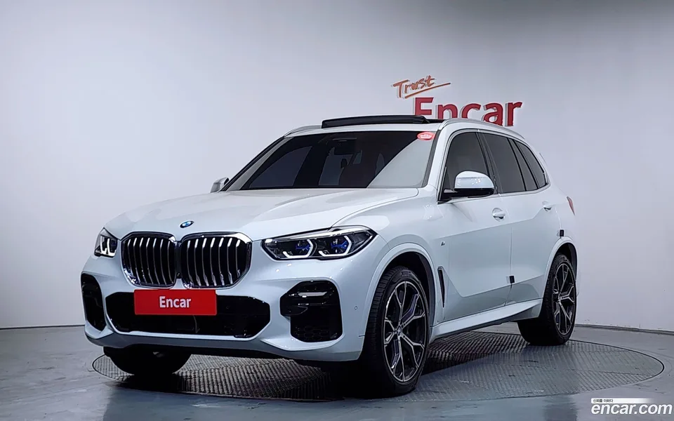 BMW X5 xDrive 30d M 2022 — фото 1, купить с доставкой в Москву