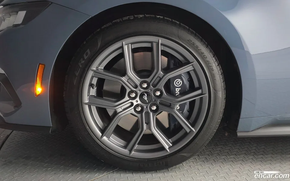 Ford Mustang 2.3 2023 — миниатюра 2