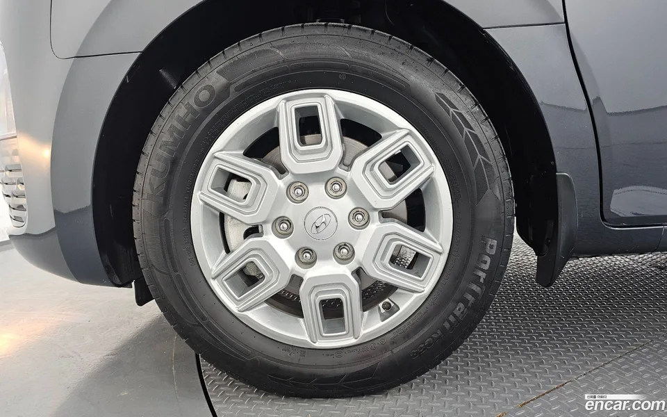 Hyundai Staria 5 2022 — миниатюра 2
