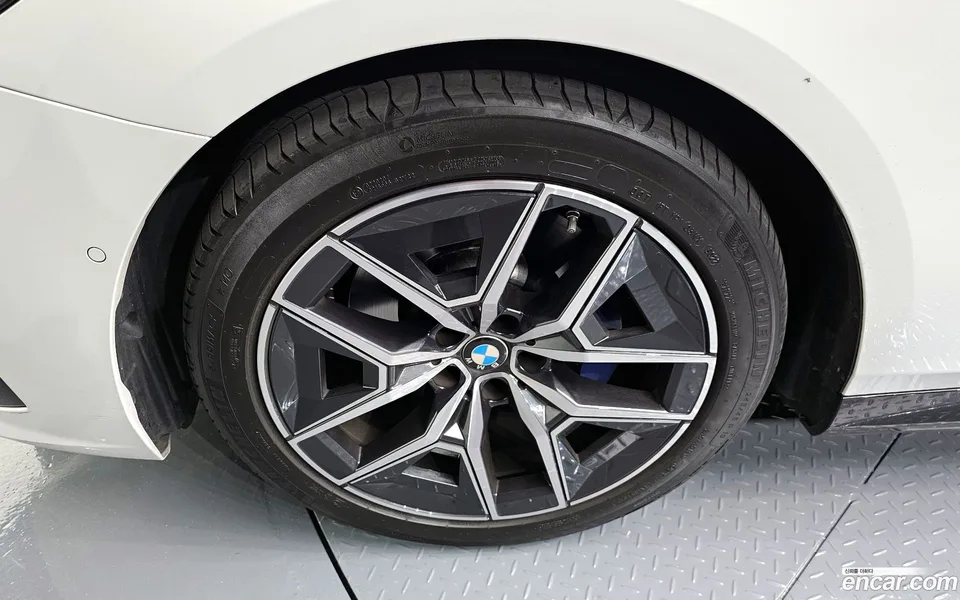 BMW 5 Series 523d M 2023 — миниатюра 2