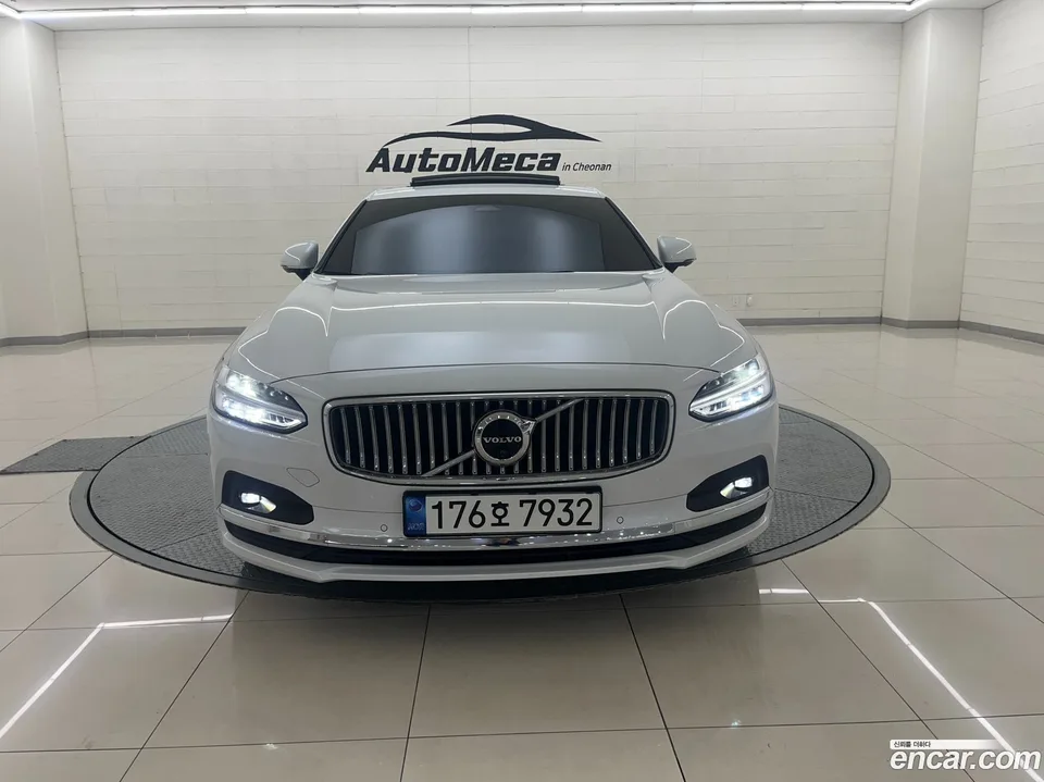 Volvo S90 B5 2022 — фото 1, купить с доставкой в Москву