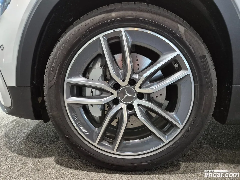 Mercedes-Benz GLB-Class AMG GLB35 4MATIC 2025 — миниатюра 5