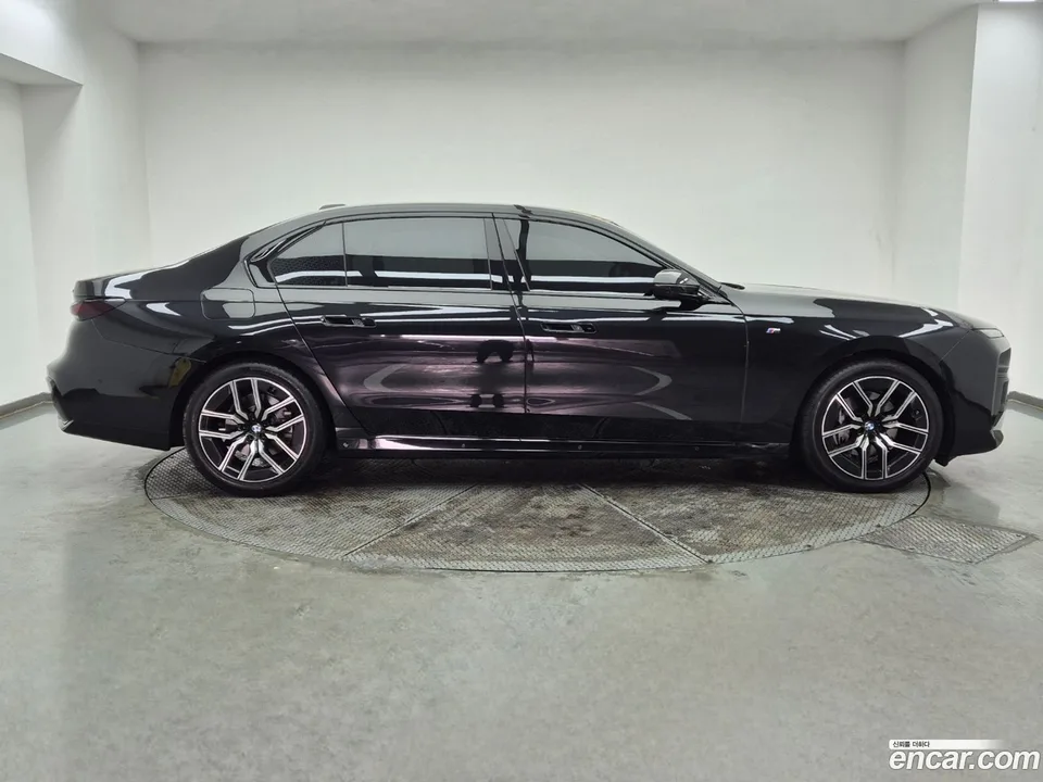 BMW 7 Series 740d xDrive M 2025 — миниатюра 2