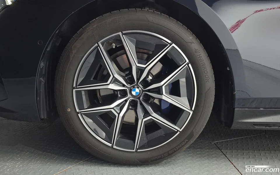 BMW 5 Series 520i M 2025 — миниатюра 2