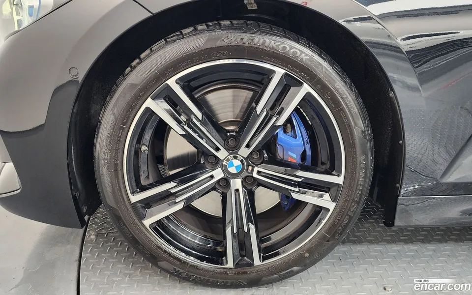 BMW 3 Series 320i M 2023 — миниатюра 5