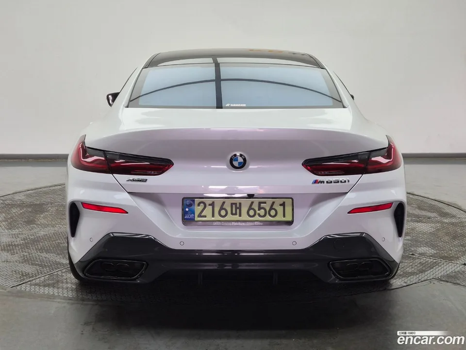 BMW 8 Series M850i xDrive 2025 — миниатюра 3