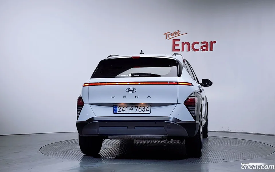 Hyundai Kona 1.6 2WD 2023 — миниатюра 4