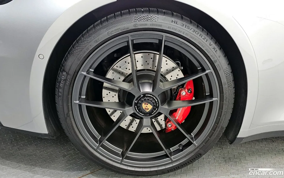 Porsche 911 (992) 4 GTS 2025 — миниатюра 5