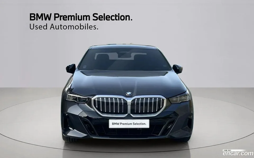 BMW 5 Series 520i M 2023 — миниатюра 3