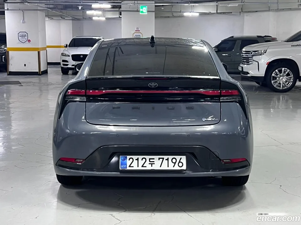 Toyota Prius 2.0 XLE 2025 — миниатюра 2