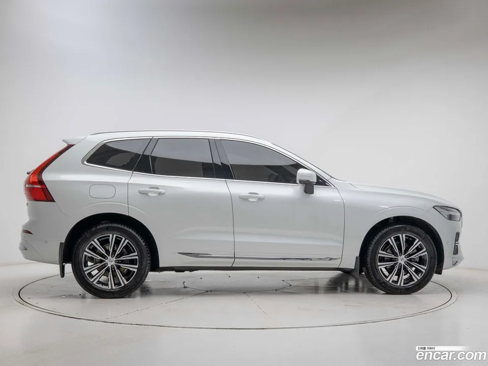 Volvo XC60 B5 2022 — миниатюра 3