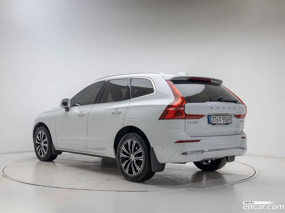 Volvo XC60 B5 2022 — миниатюра 4
