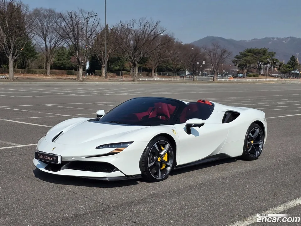 Ferrari SF90 Spider 4.0 2023 — фото 1, купить с доставкой в Москву