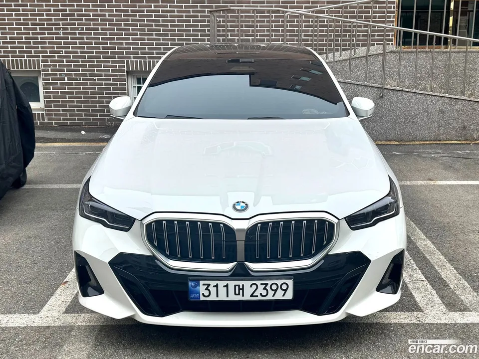 BMW 5 Series 520i M 2024 — миниатюра 2