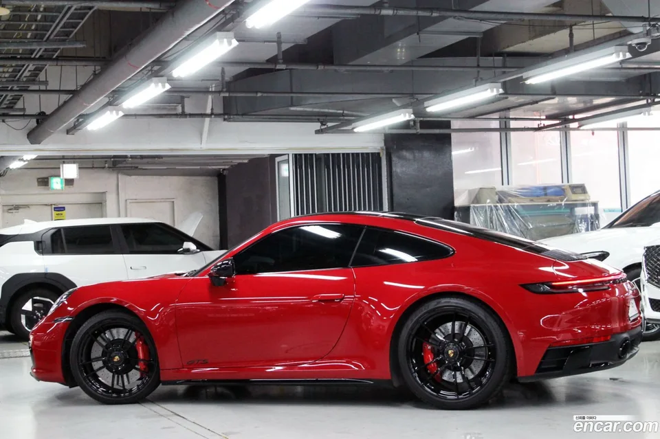 Porsche 911 (992) 4 GTS 2023 — миниатюра 4