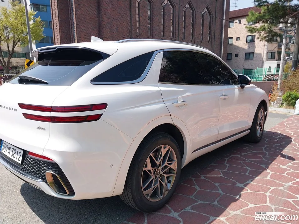 Genesis GV70 2.5T AWD 2023 — миниатюра 2