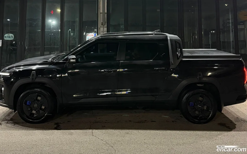 KG Mobility Musso EV AWD 2025 — thumbnail 2