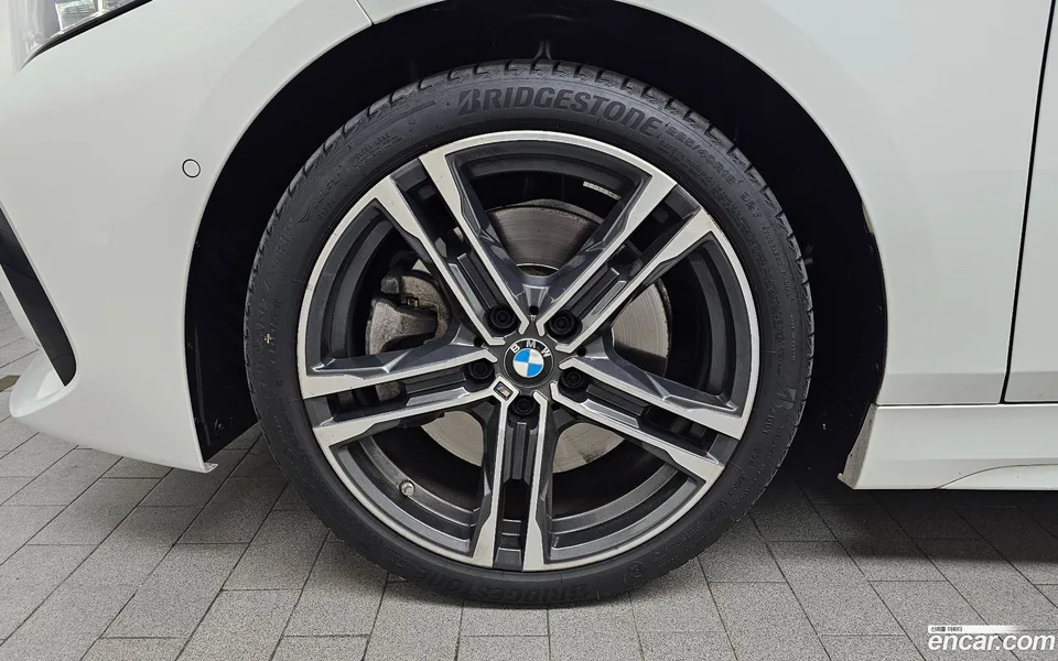 BMW 1 Series 120i M 2024 — миниатюра 2