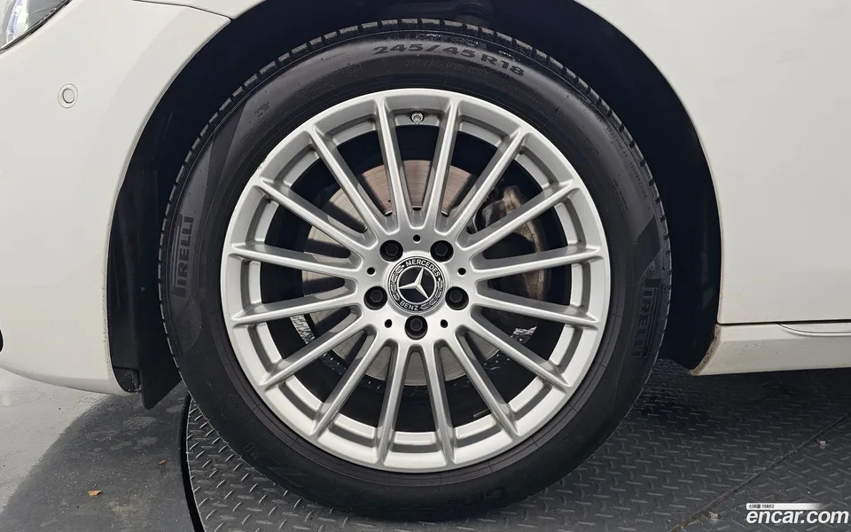 Mercedes-Benz E-Class E250 2023 — миниатюра 2