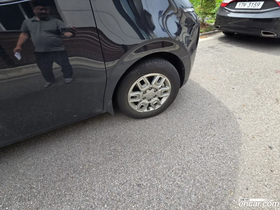 Hyundai Staria 5 2023 — миниатюра 4