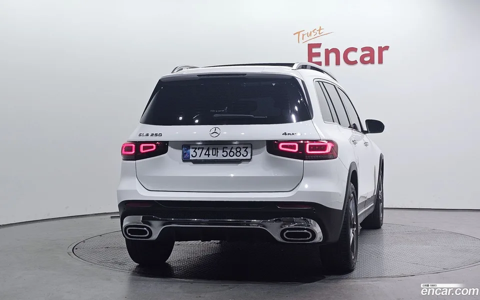 Mercedes-Benz GLB-Class GLB250 4MATIC 2022 — миниатюра 4