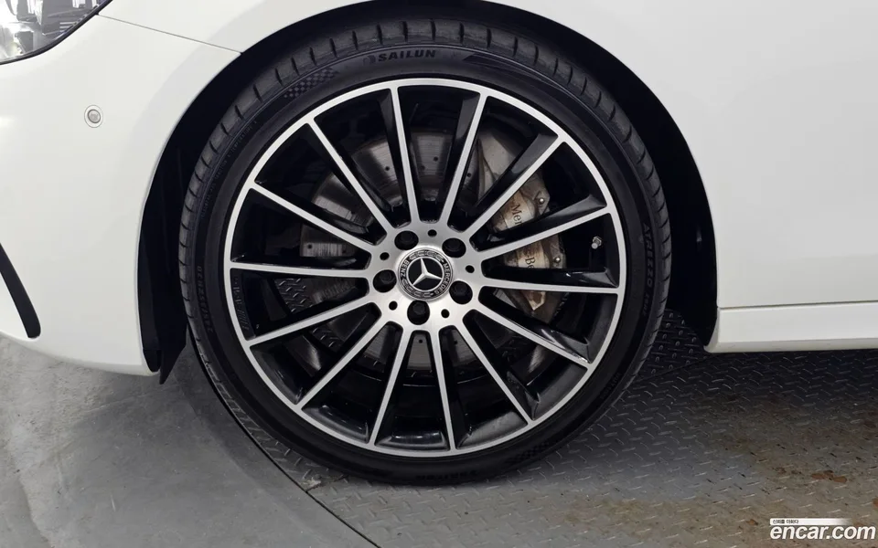 Mercedes-Benz E-Class E350 4MATIC AMG Line 2023 — миниатюра 5