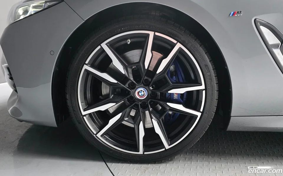BMW 8 Series M850i xDrive 2023 — миниатюра 2
