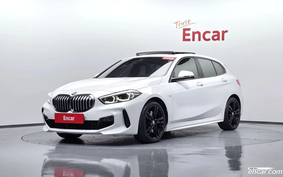 BMW 1 Series 120i M 2023 — фото 1, купить с доставкой в Москву