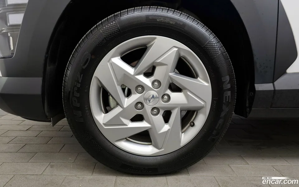 Hyundai Kona 1.6 2WD 2024 — миниатюра 5