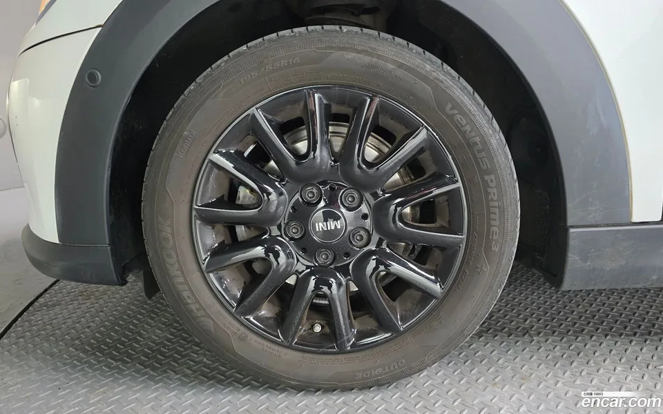 MINI Cooper 5 2023 — миниатюра 2
