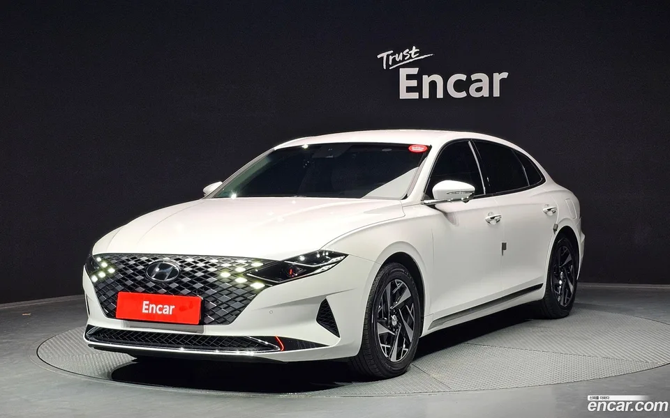 Hyundai Grandeur IG Hybrid 2022 — фото 1, купить с доставкой в Москву