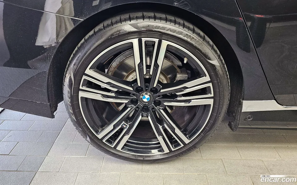 BMW 7 Series 750e xDrive M 2023 — миниатюра 2