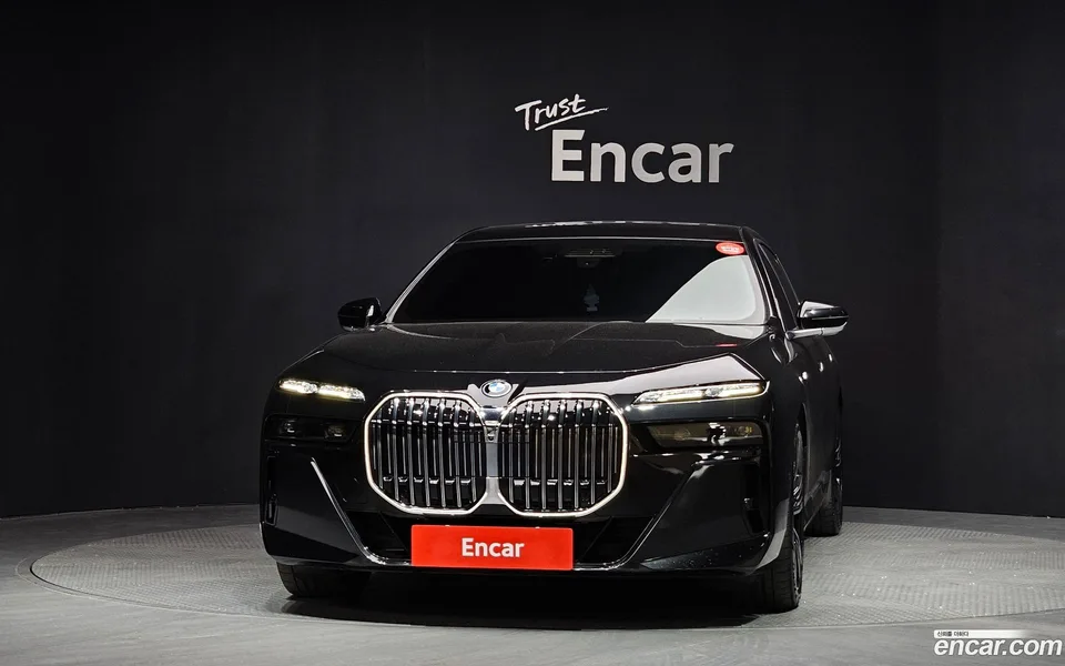 BMW 7 Series 750e xDrive M 2023 — миниатюра 3