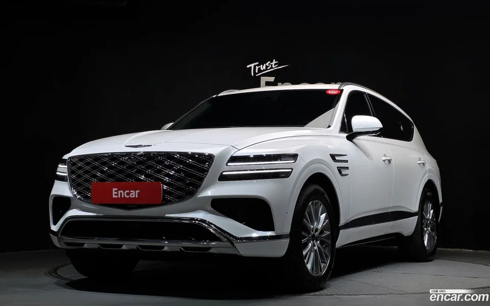 Genesis GV80 2.5T 2WD 2025 — фото 1, купить с доставкой в Москву