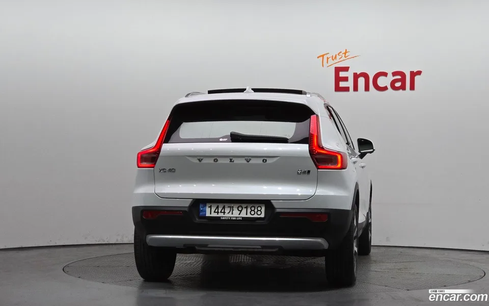 Volvo XC40 B4 2022 — миниатюра 4