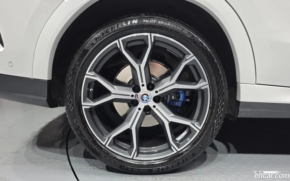 BMW X6 xDrive30d M 2022 — миниатюра 2