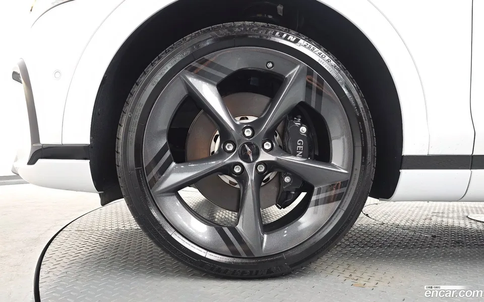Genesis GV70 2.5T AWD 2024 — миниатюра 2