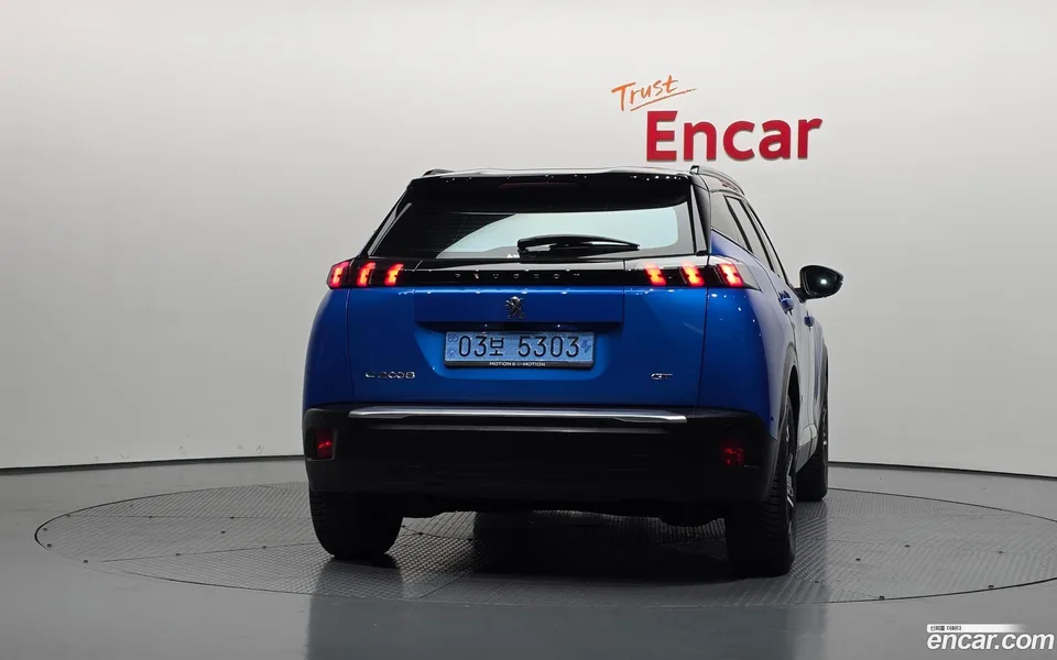 Peugeot e-2008 EV GT 2022 — миниатюра 4