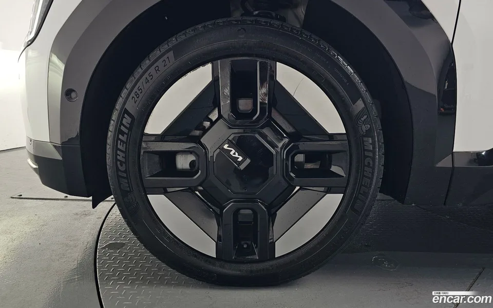 Kia EV9 4WD 2023 — миниатюра 2